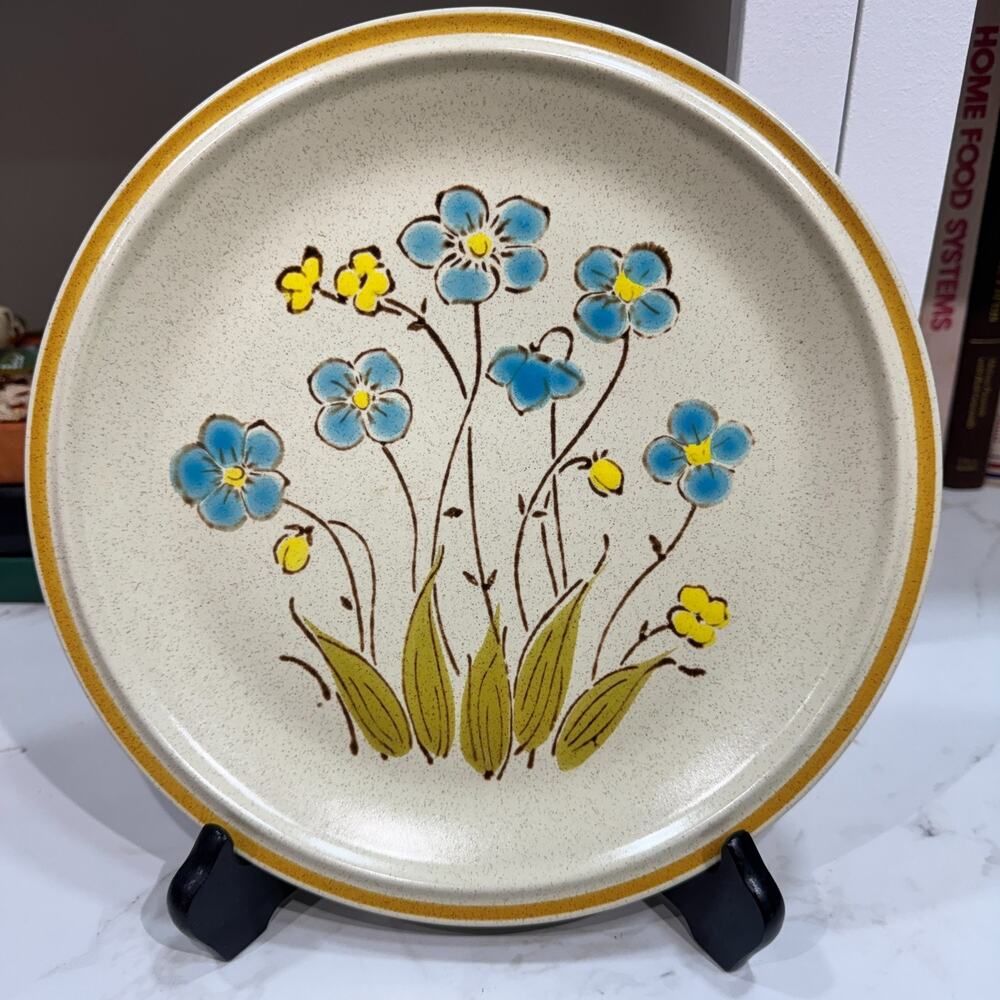 Vintage Hearthside Garden Festival Highland Flowers 10.75in Plate Stoneware